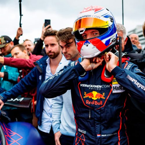 Verstappen conquista permissão para correr com GT3